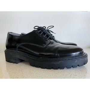 Lug tread patent leather oxfords